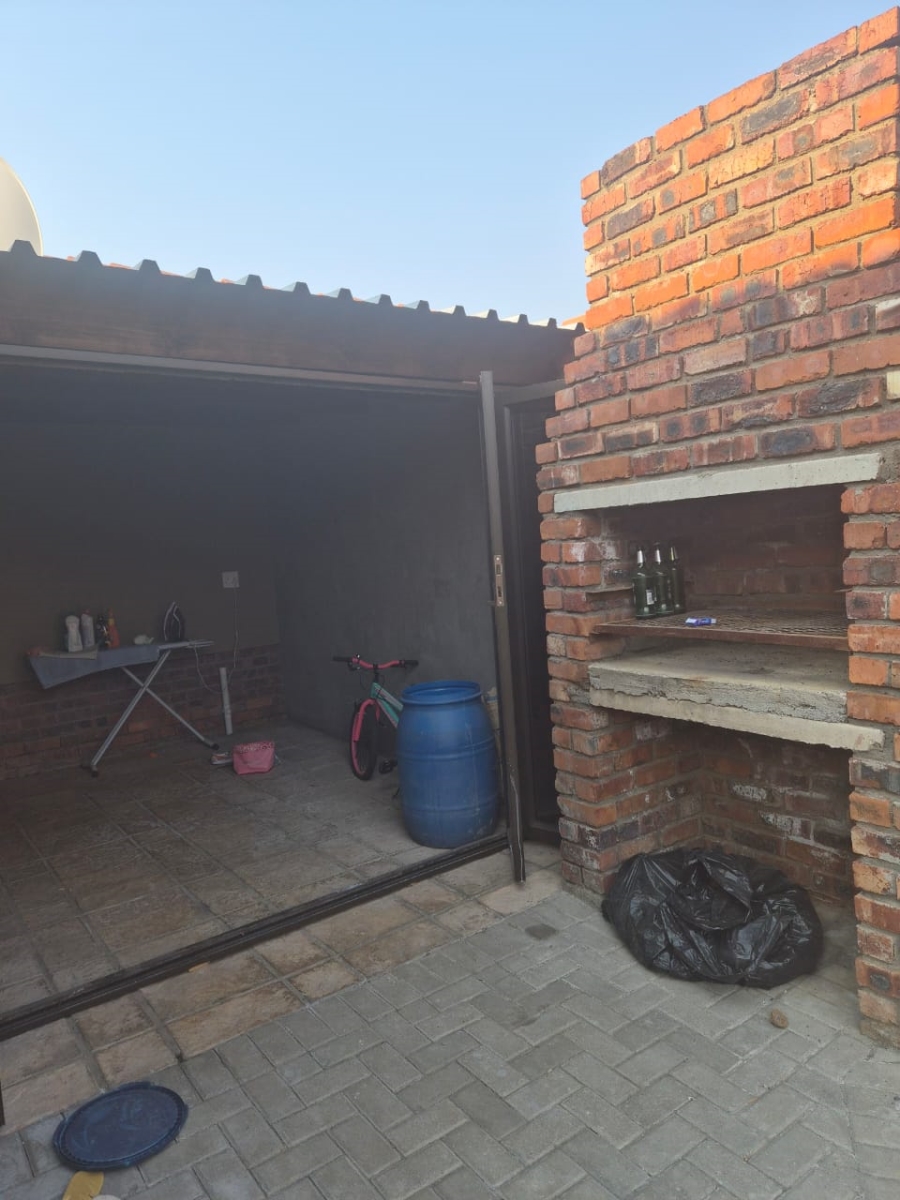 3 Bedroom Property for Sale in Waterval East North West